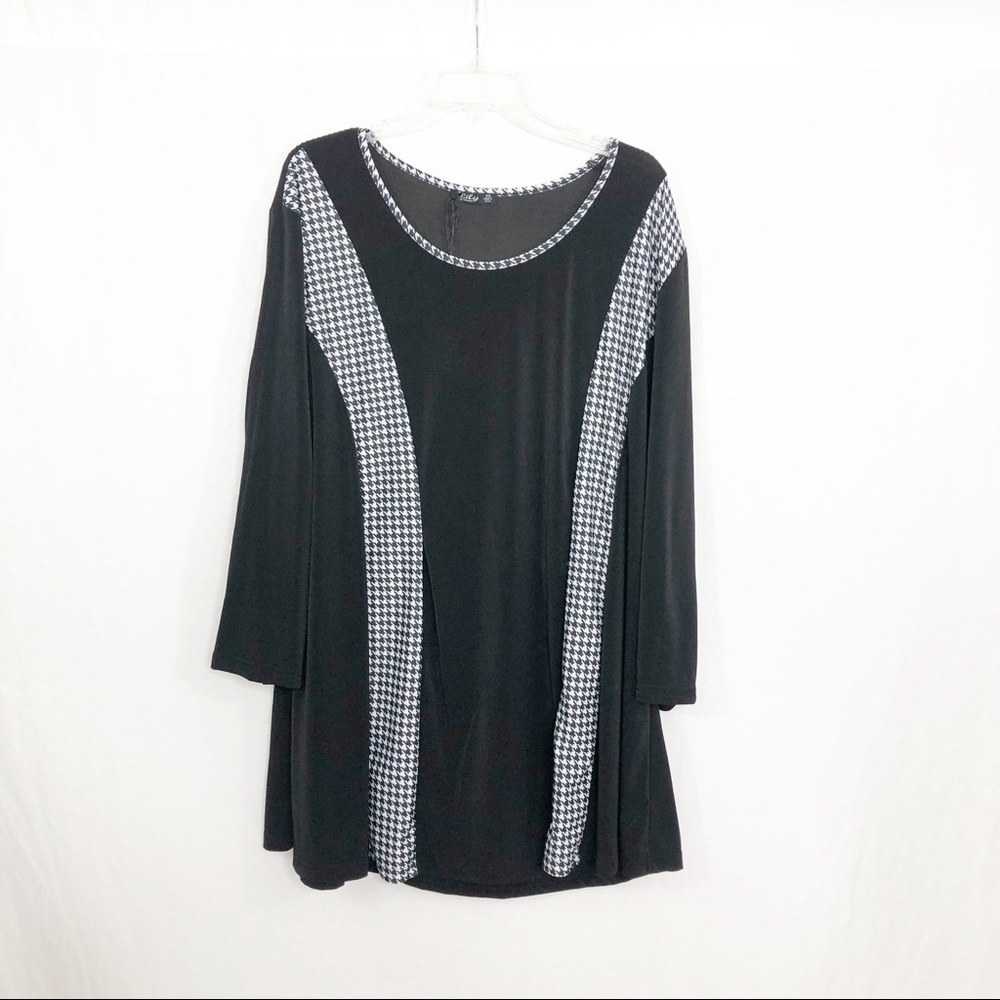 NEW Lily by Firmiana Short Sleeve Tunic Top, Size 4X, Black White